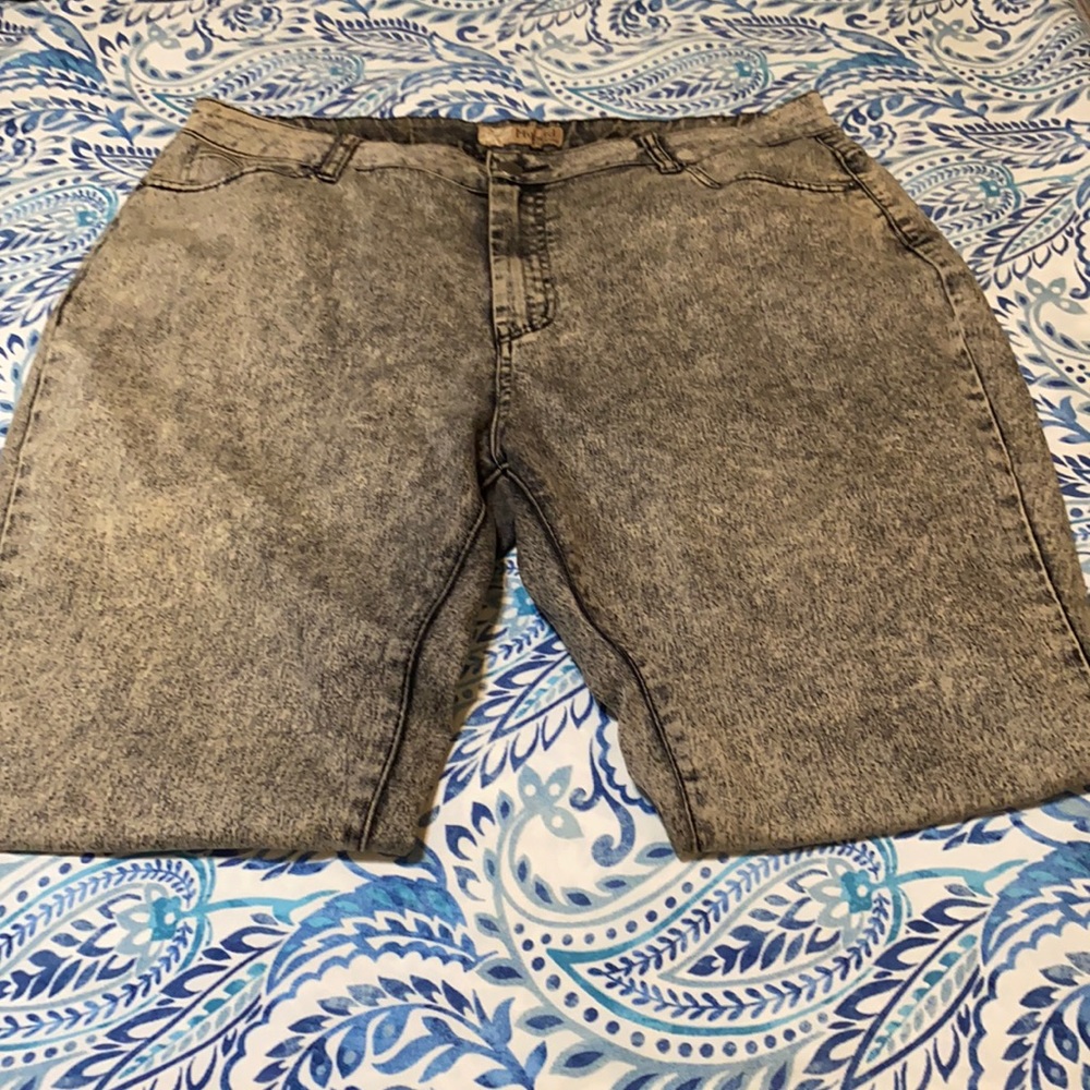 Hybrid & Co. Women’s Acid-washed Jeans Black Size 16 Preowned